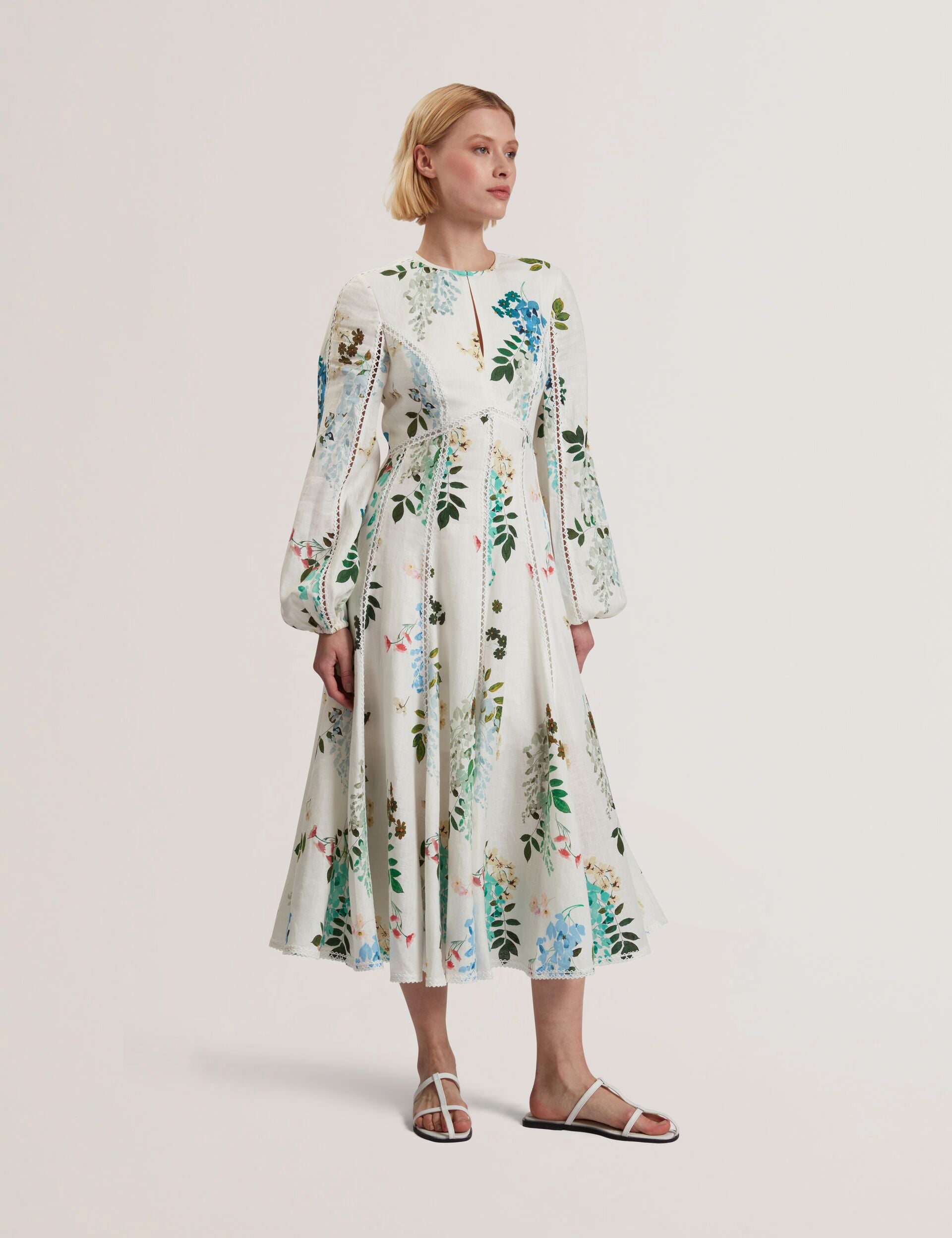 UTALA | WHITE