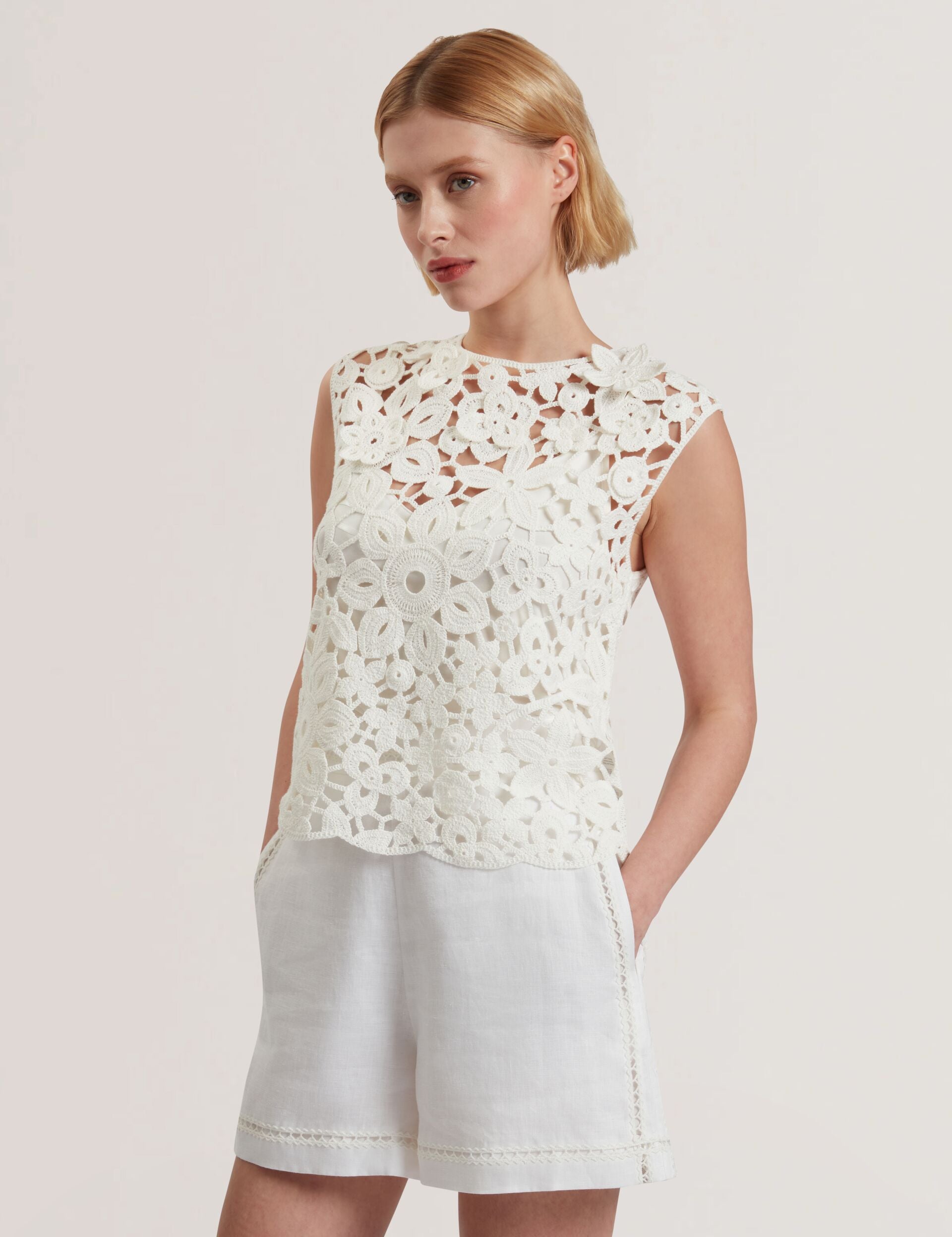 JOYYRA | WHITE