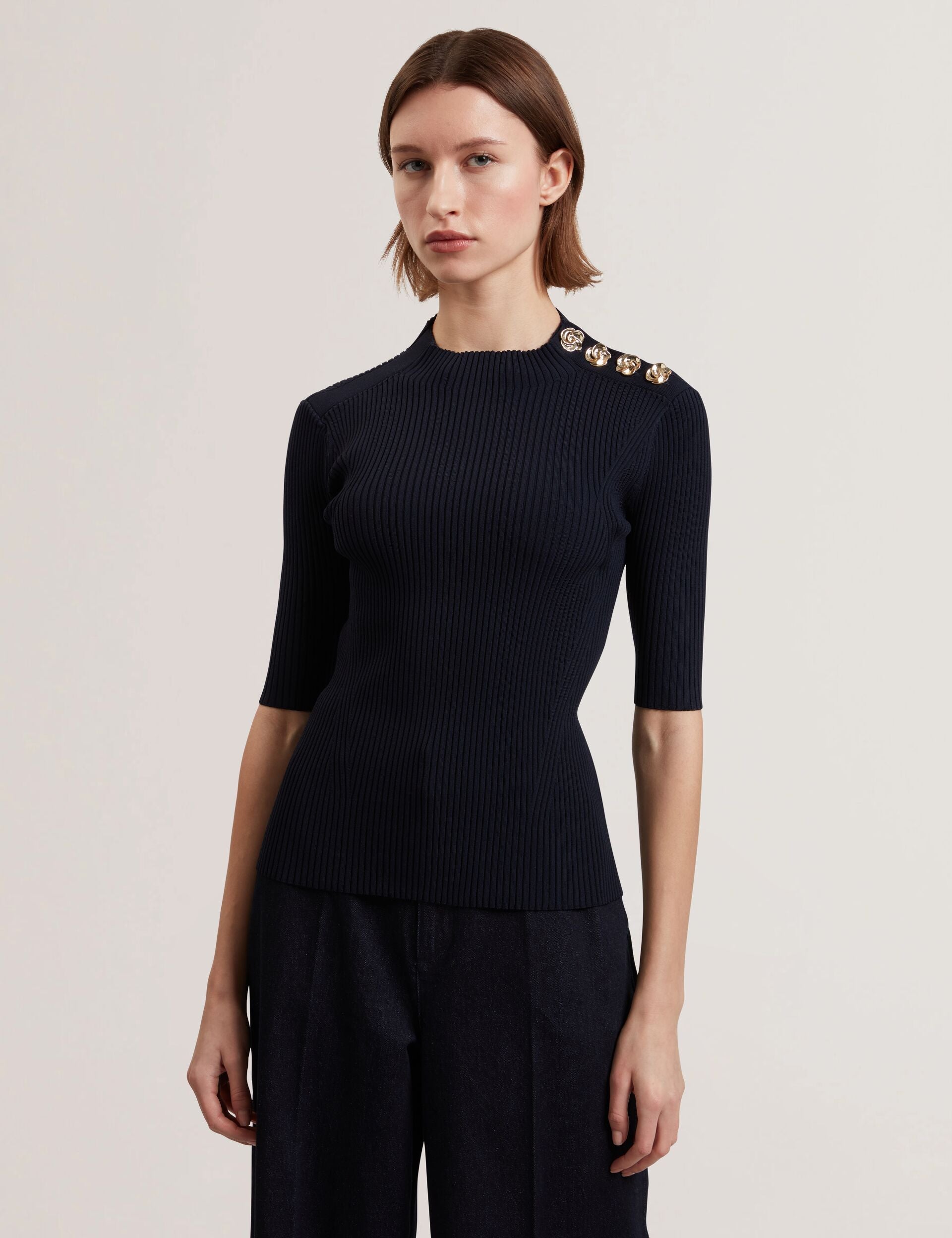 EELIIA | NAVY